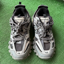 Load image into Gallery viewer, Balenciaga Tracks Size 44
