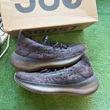 Load image into Gallery viewer, Yeezy Onyx 380s Size 8.5
