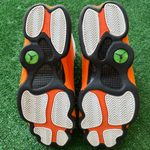 Load image into Gallery viewer, Jordan Starfish 13s Size 9
