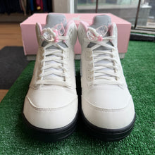 Load image into Gallery viewer, Jordan Medium Pink 5s Size 11.5
