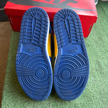 Load image into Gallery viewer, Jordan Reverse Laney 1s Size 10W/8.5M
