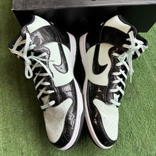 Load image into Gallery viewer, Nike SE All Star High Dunks Size 14
