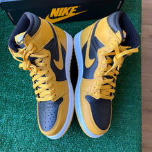 Load image into Gallery viewer, Jordan Pollen 1s Size 8.5
