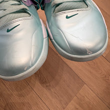 Load image into Gallery viewer, Nike Easter KD 4s Size 11
