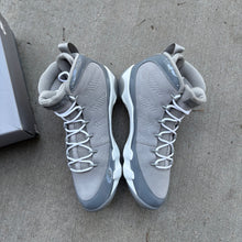 Load image into Gallery viewer, Jordan Cool Grey 9s Size 13
