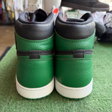 Load image into Gallery viewer, Jordan Pine Green 1s Size 10.5
