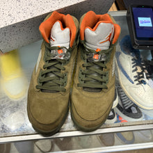 Load image into Gallery viewer, Jordan Olive 5s Size 10.5

