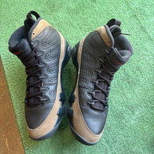 Load image into Gallery viewer, Jordan Olive 9s Size 9.5
