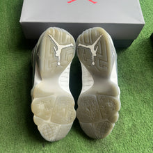 Load image into Gallery viewer, Jordan Cool Grey 9s Size 8

