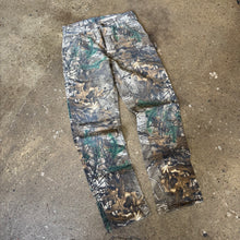 Load image into Gallery viewer, Vintage Carhartt Camo Pants Size 30 x 30
