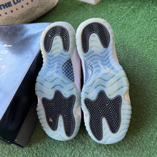 Load image into Gallery viewer, Jordan Legend Blue 11s Size 6.5Y
