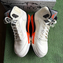 Load image into Gallery viewer, Jordan Shattered Backboard 5s Size 10

