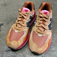 Load image into Gallery viewer, New Balance Brown Red Pink 57/40s Size 9.5
