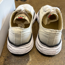 Load image into Gallery viewer, Mihara Peterson Canvas Lows Size 42
