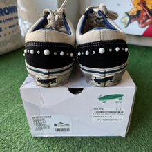 Load image into Gallery viewer, Vans Pearlized Pack Marshmallow White Old Skool 36s Size 9.5
