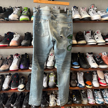 Load image into Gallery viewer, Amiri Denim Size 34
