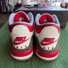 Load image into Gallery viewer, Jordan Fire Red 3s Size 11
