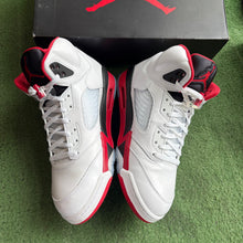 Load image into Gallery viewer, Jordan Black Tongue Fire Red 5s Size 13
