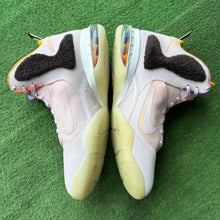 Load image into Gallery viewer, Nike LeBron King of LA 9s Size 13
