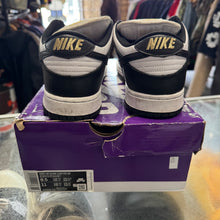 Load image into Gallery viewer, Nike Supreme SB Low Dunks Size 9.5
