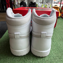 Load image into Gallery viewer, Jordan Neutral Grey 85 1s Size 7.5
