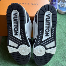 Load image into Gallery viewer, Louis Vuitton Trainers Size 8UK
