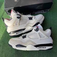 Load image into Gallery viewer, Jordan Flight Club 4s Size 13
