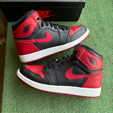 Load image into Gallery viewer, Jordan Banned 1s Size 7Y

