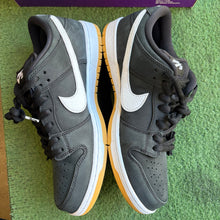 Load image into Gallery viewer, Nike SB Black White Gum Dunks Size 11.5
