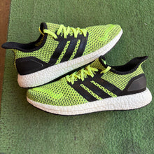 Load image into Gallery viewer, Adidas Ultraboosts Size 9.5
