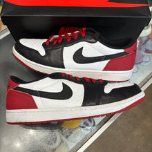 Load image into Gallery viewer, Jordan Black Toe Low 1s Size 13
