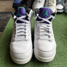 Load image into Gallery viewer, Jordan Grape 5s Size 5Y
