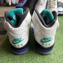 Load image into Gallery viewer, Jordan Grape 5s Size 5Y
