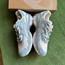 Load image into Gallery viewer, ASICS Artic Sky Gel-NYCs Size 11
