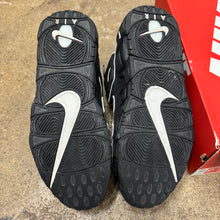 Load image into Gallery viewer, Nike Black White Uptempos Size 9.5
