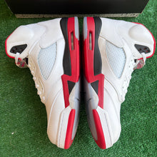 Load image into Gallery viewer, Jordan Black Tongue Fire Red 5s Size 14
