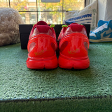 Load image into Gallery viewer, Nike Kobe Reverse Grinch 6s Size 12
