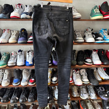 Load image into Gallery viewer, Amiri Denim Size 30
