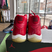 Load image into Gallery viewer, Jordan Gym Red 11s Size 11
