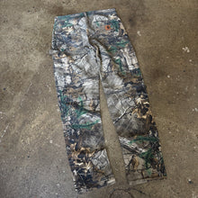 Load image into Gallery viewer, Vintage Carhartt Camo Pants Size 30 x 30
