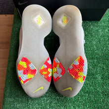 Load image into Gallery viewer, Nike Kyrie Time To Shine 3s Size 8
