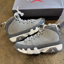Load image into Gallery viewer, Jordan Cool Grey 9s Size 9
