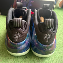 Load image into Gallery viewer, Nike Galaxy Foamposites Size 12.5
