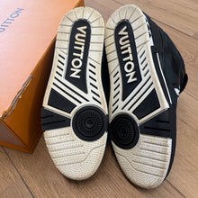 Load image into Gallery viewer, Louis Vuitton Skates Size 8UK
