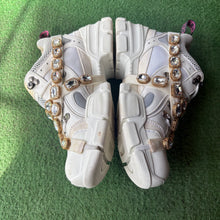 Load image into Gallery viewer, Gucci Flash Treks Size 39UK
