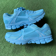Load image into Gallery viewer, Nike Zoom Lakeside Vomero 5s Size 9
