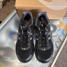Load image into Gallery viewer, ASICS Black Pure Silver Gel-1130s Size 9.5
