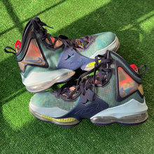 Load image into Gallery viewer, Nike Lebron Fast Food 19s Size 12
