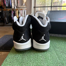 Load image into Gallery viewer, Jordan Moonlight 5s Size 10
