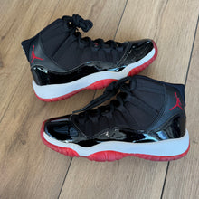 Load image into Gallery viewer, Jordan Bred 11s Size 6Y
